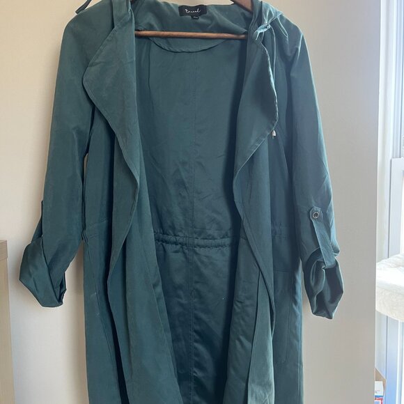 Becool Soft Lightweight Zip Jacket – Large - Picture 3 of 4